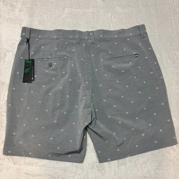 NEW Travis Mathew Shorts Mens 40 Performance Air and Space Gray Golf Stretch NWT - Picture 2 of 5
